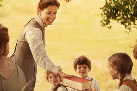 Imagen de la película "La primera escuela"